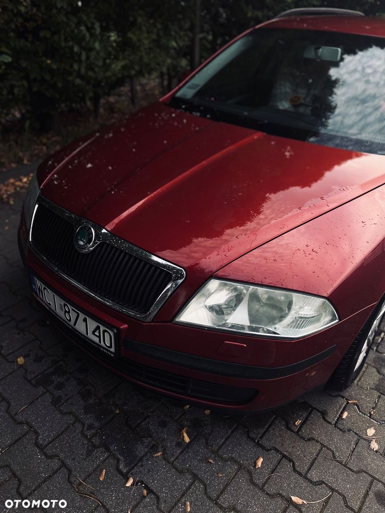 Skoda Octavia 1.6 Combi Ambiente - 1