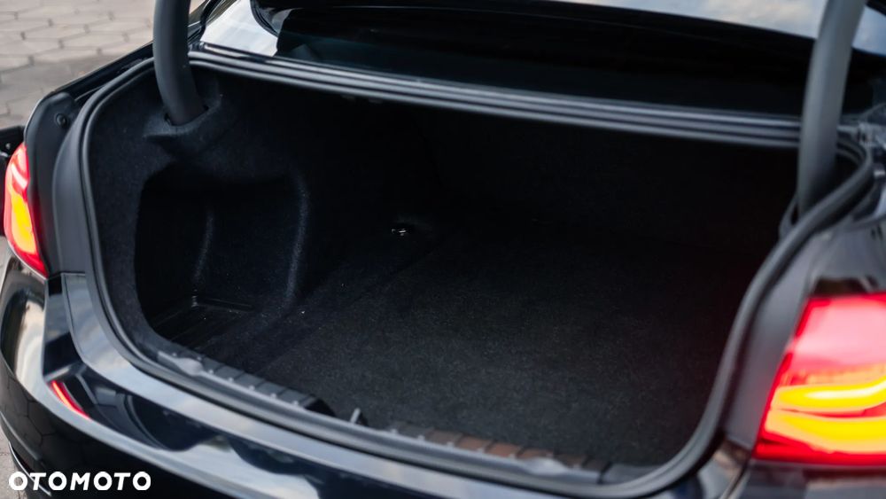 BMW Seria 3 320i GPF xDrive - 21