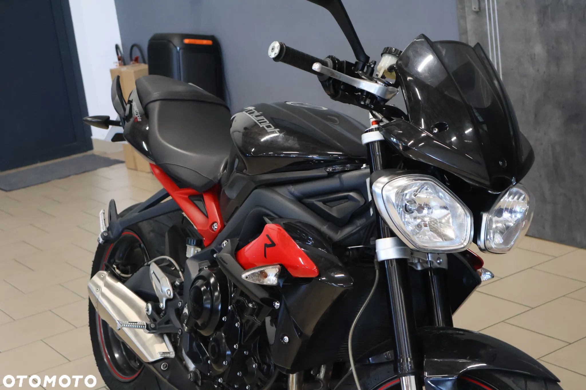 Triumph Street Triple - 1