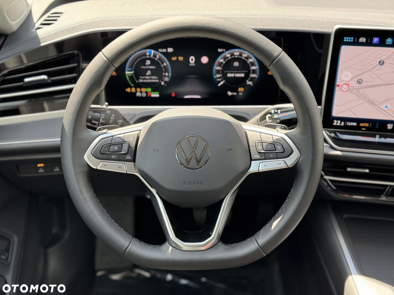 Volkswagen Passat - 13