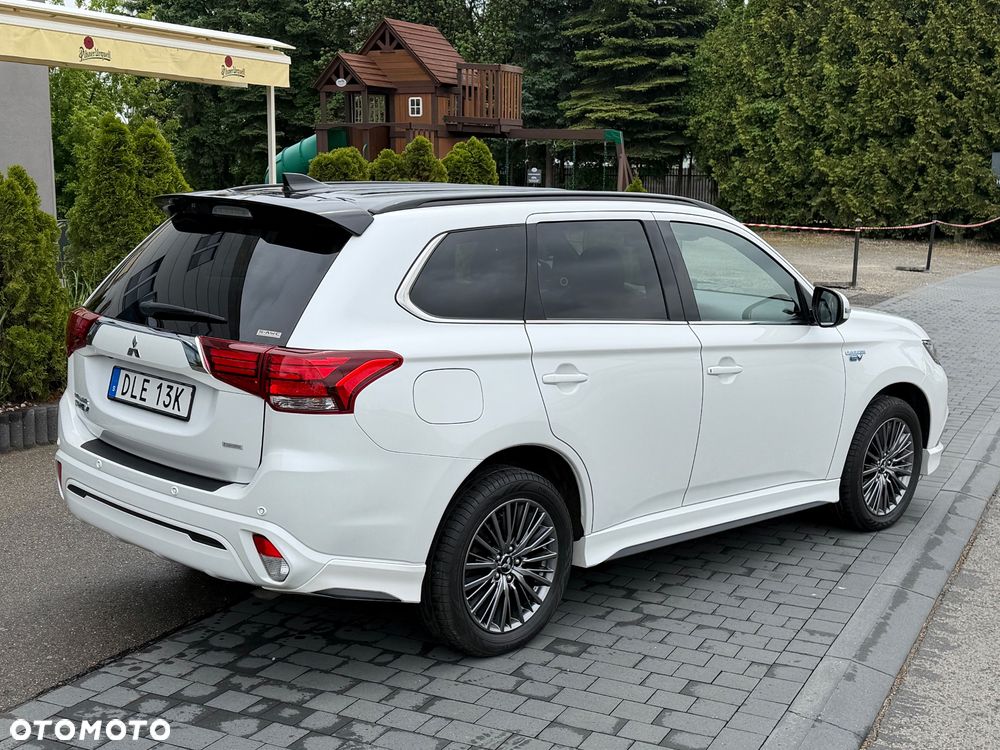 Mitsubishi Outlander 2.4 4WD Top - 32