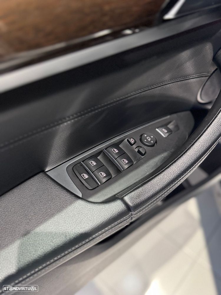 BMW X3 20 d xDrive Line Luxury - 35