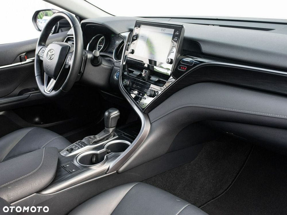 Toyota Camry - 28