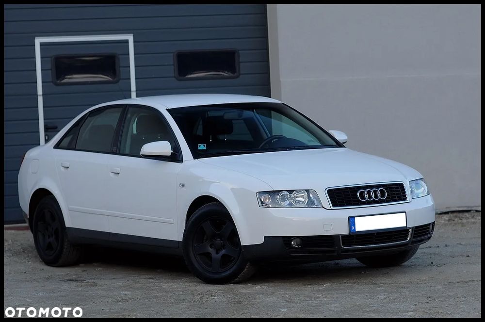 Audi A4 Limousine - 11