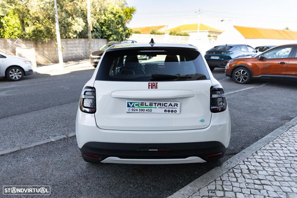 Fiat 600e 54 kWh (RED) — fotografia 15