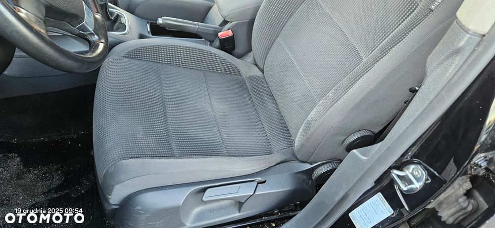 Fotel kierowcy pasażera kanapa tylna Isofix fotele podgrzewane VW Golf 5 V kombi 2008r - 2