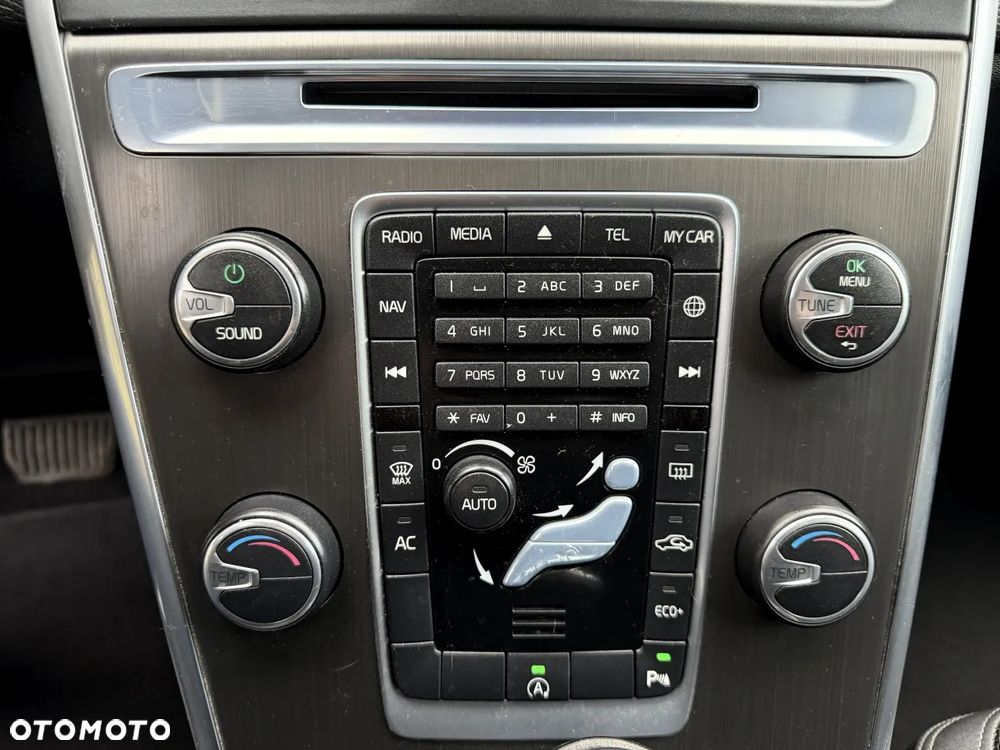 Volvo XC 60 D4 Drive-E Momentum - 31