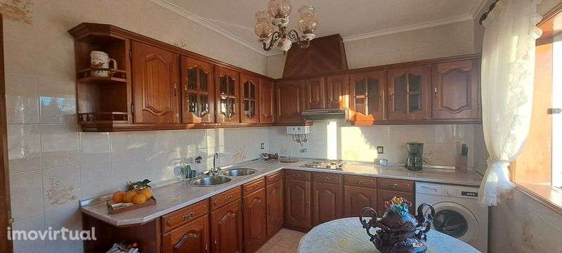 Apartamento/Condomínio com 1 quarto e 1 casa de banho - Grande imagem: 2/8