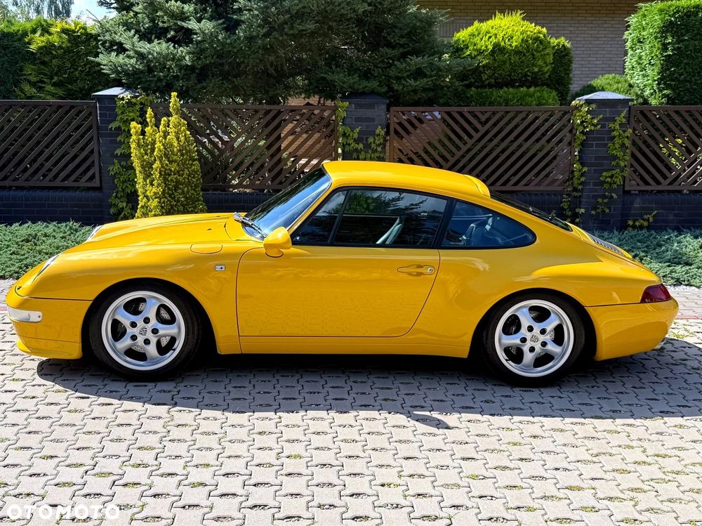 Porsche 911 Carrera - 11