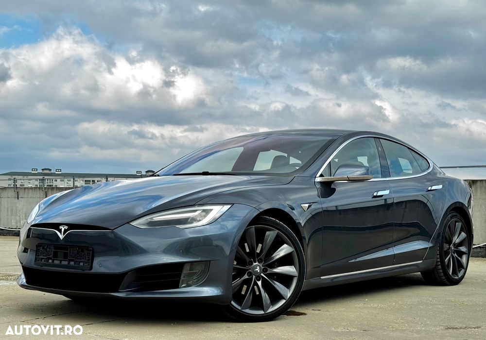 Tesla Model S - 1