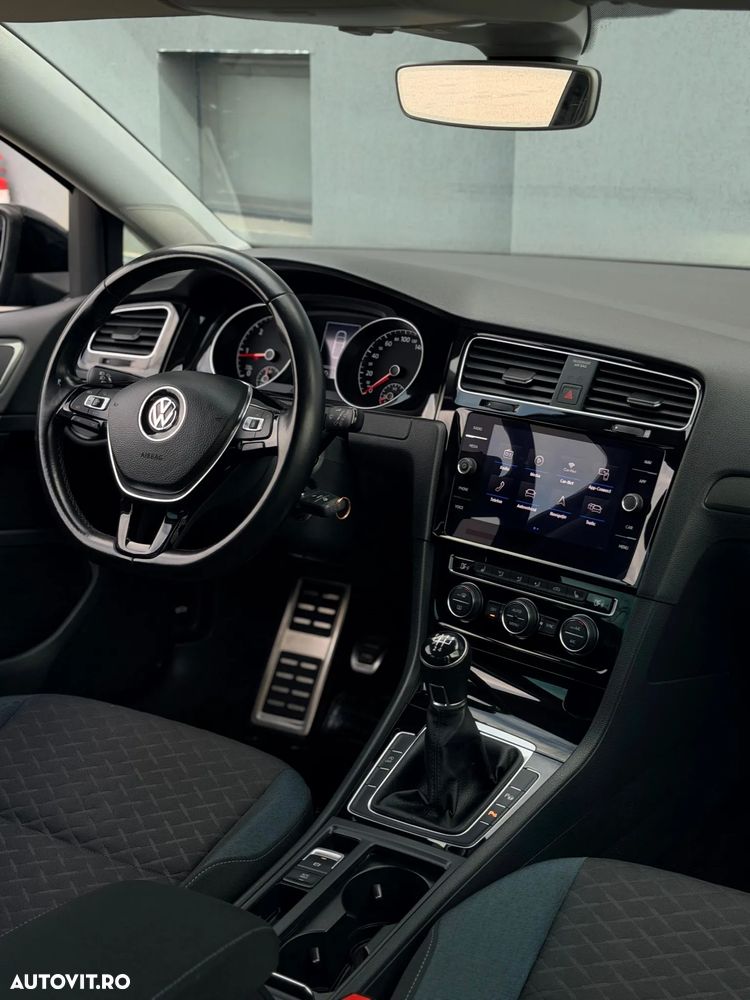 Volkswagen Golf 1.6 TDI SCR IQ.DRIVE - 9