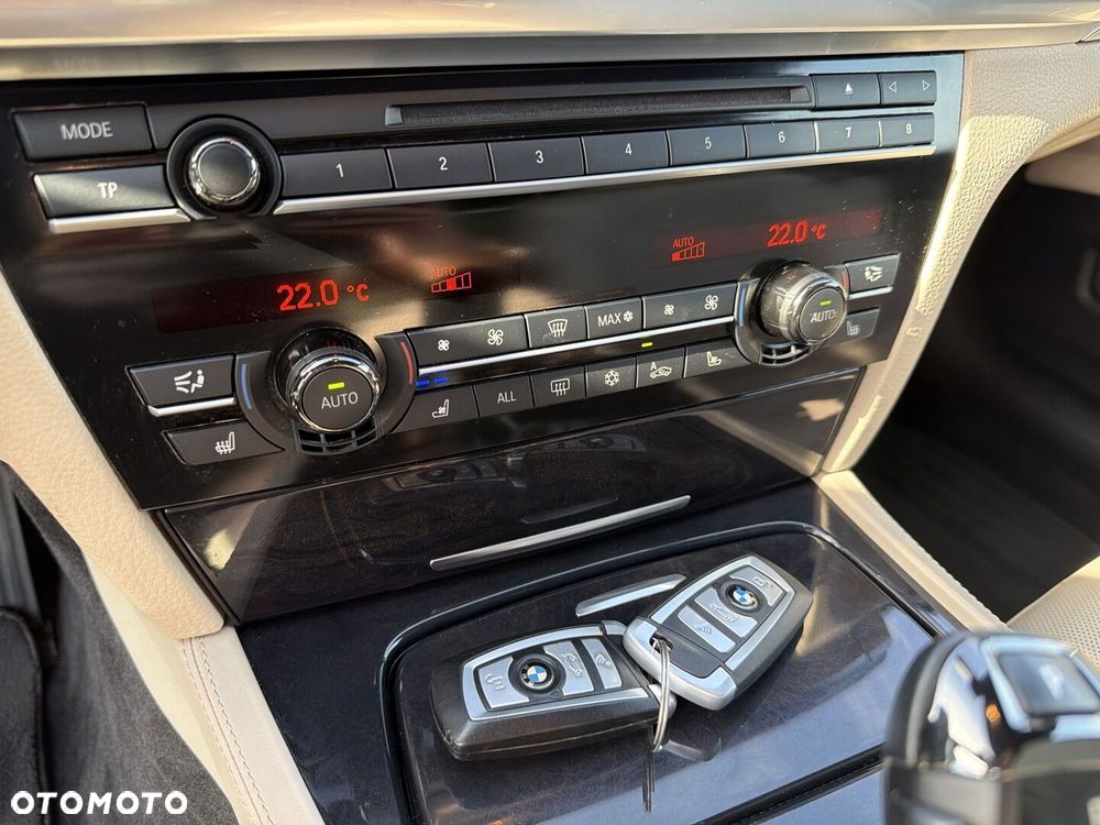 BMW Seria 7 750i - 21