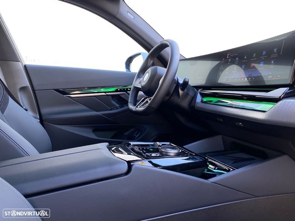 BMW i5 eDrive40 - 16