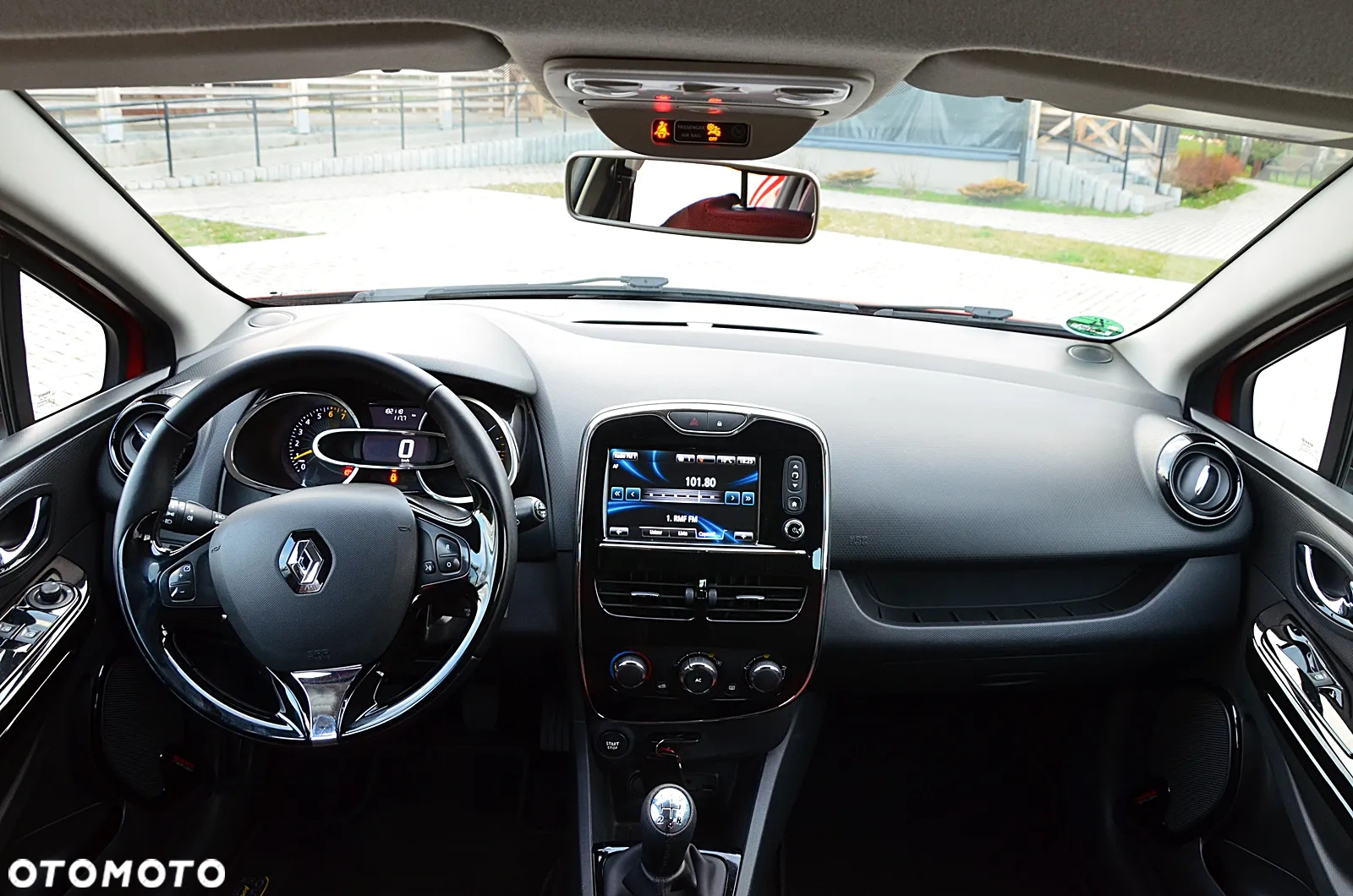 Renault Clio - 25