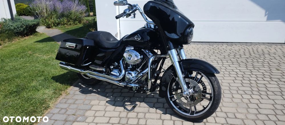 Harley-Davidson Touring Street Glide - 4
