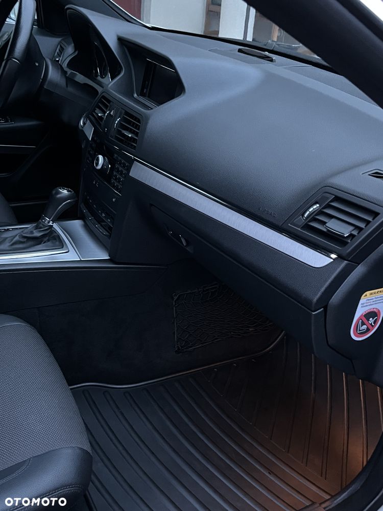 Mercedes-Benz Klasa E 200 CGI Coupe BlueEFFICIENCY Automatik Avantgarde - 6