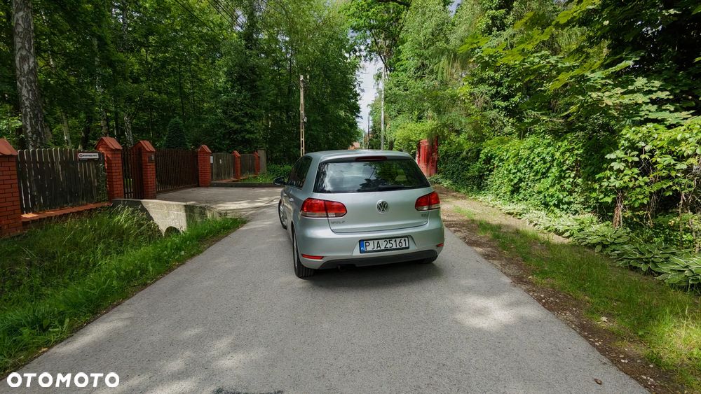 Volkswagen Golf - 6