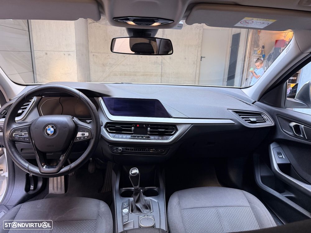 BMW 116 d Advantage — fotografia 11