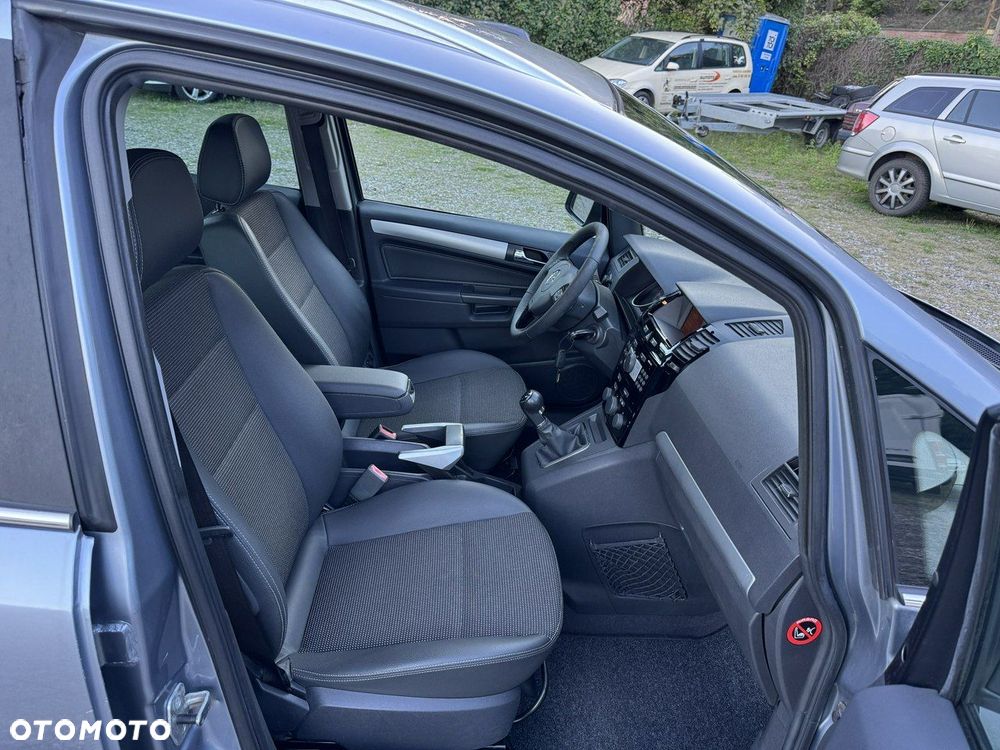 Opel Zafira - 13