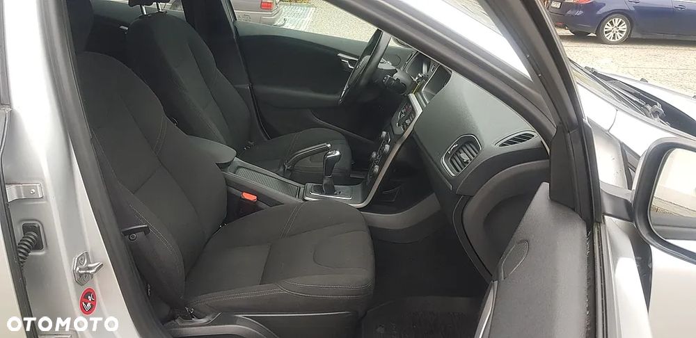 Volvo V40 D2 Drive-E Momentum - 14