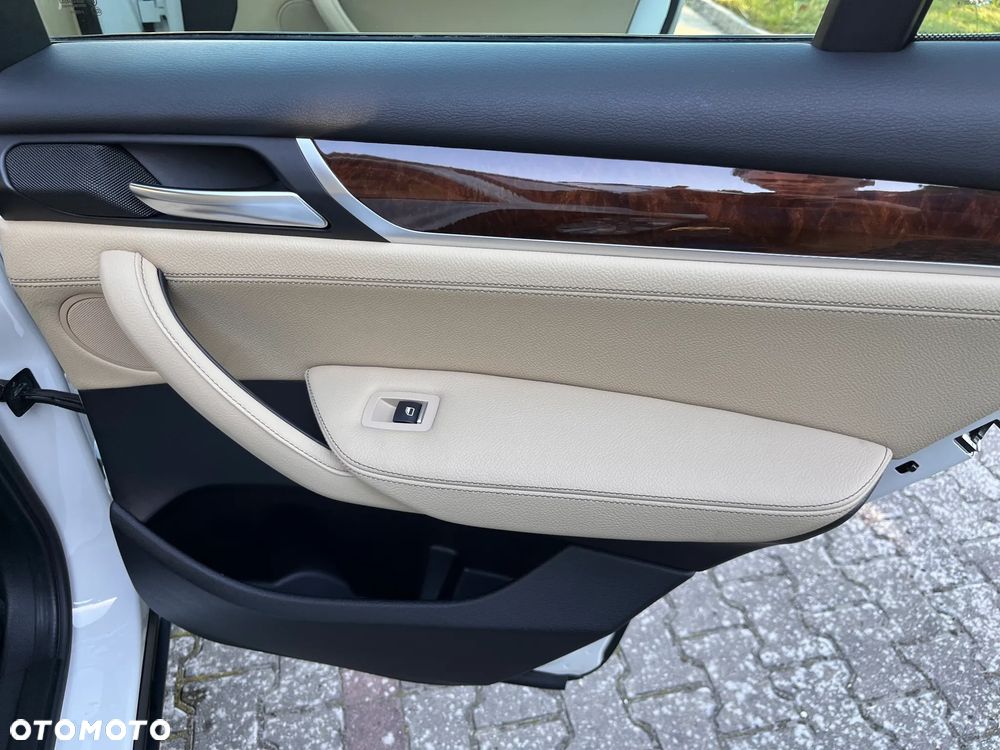 BMW X3 xDrive28i - 23
