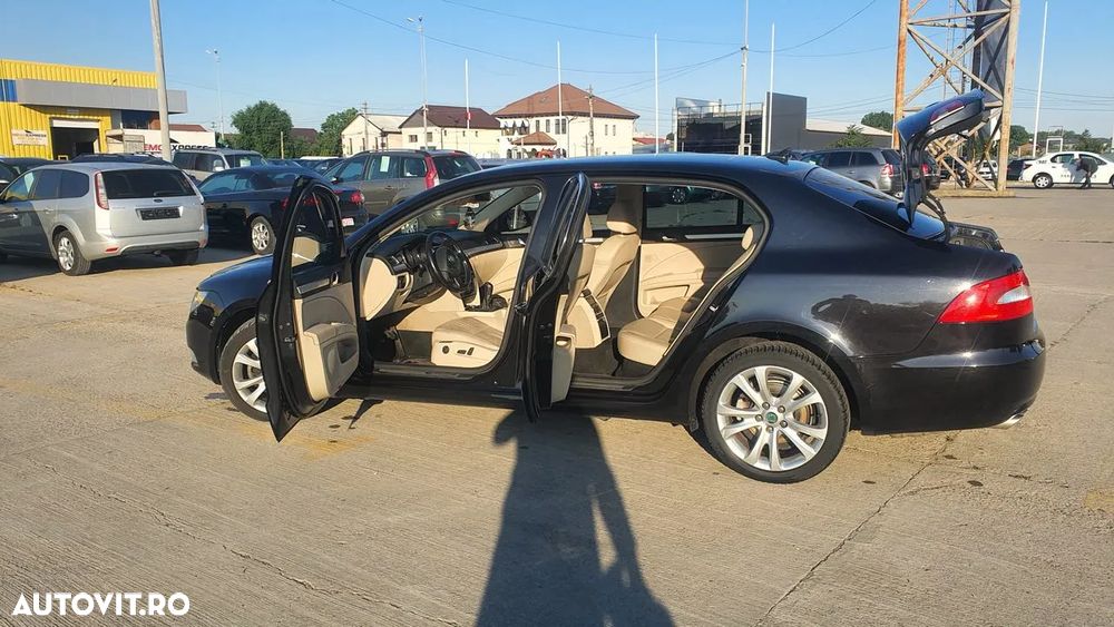 Skoda Superb 2.0 TDI DPF Elegance - 12