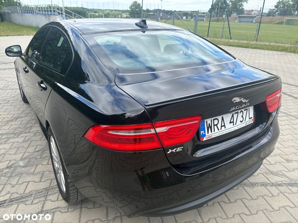 Jaguar XE 2.0 D R-Sport - 27