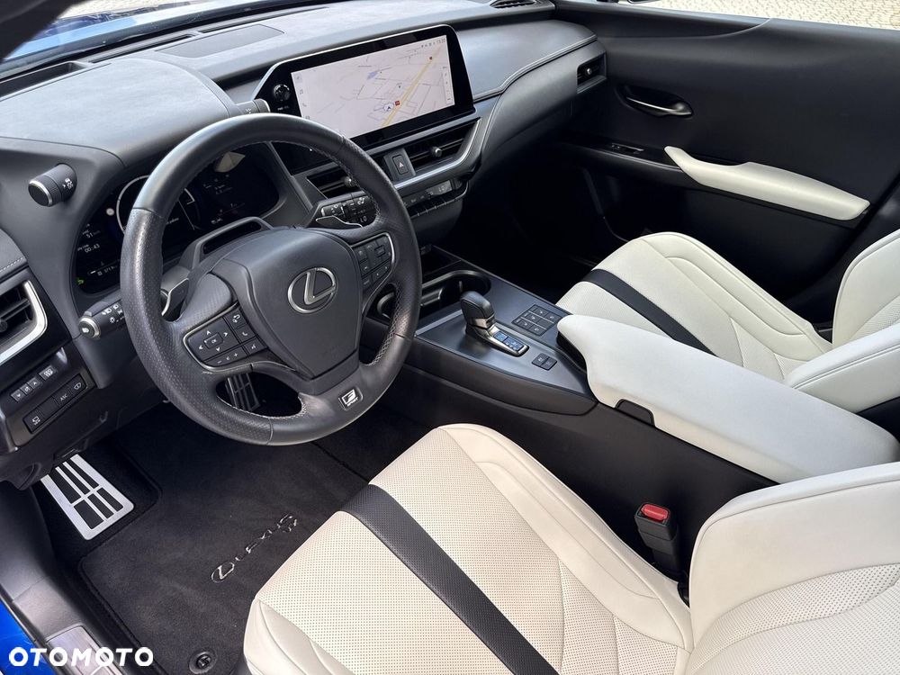 Lexus UX - 11