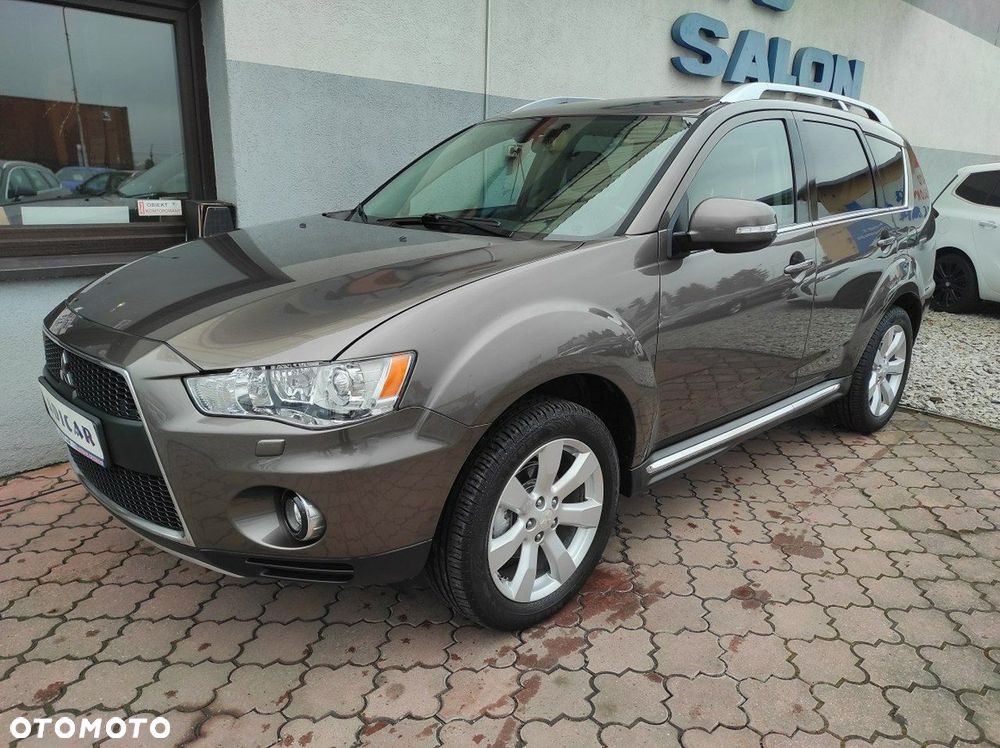 Mitsubishi Outlander - 2