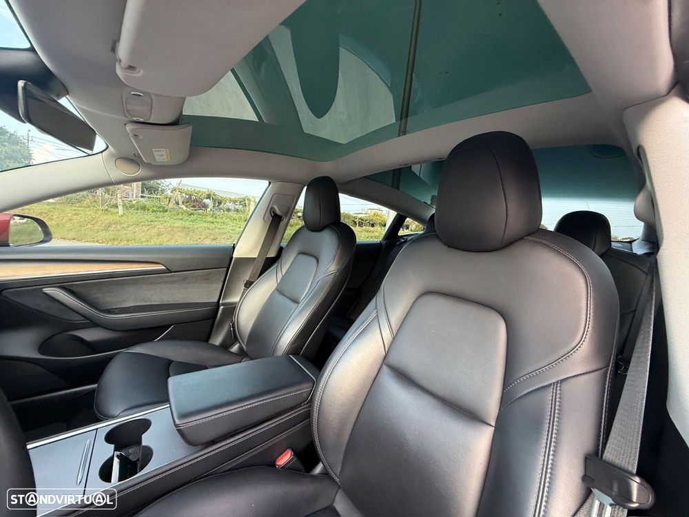 Tesla Model 3 - 9
