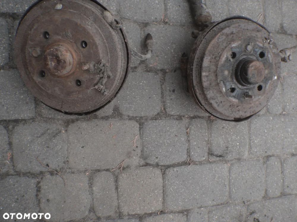 piasta zwrotnica wspornik bęben czop tarcza kotwiczna osłona stary typ z kalamitka fiat 126p maluch - 11