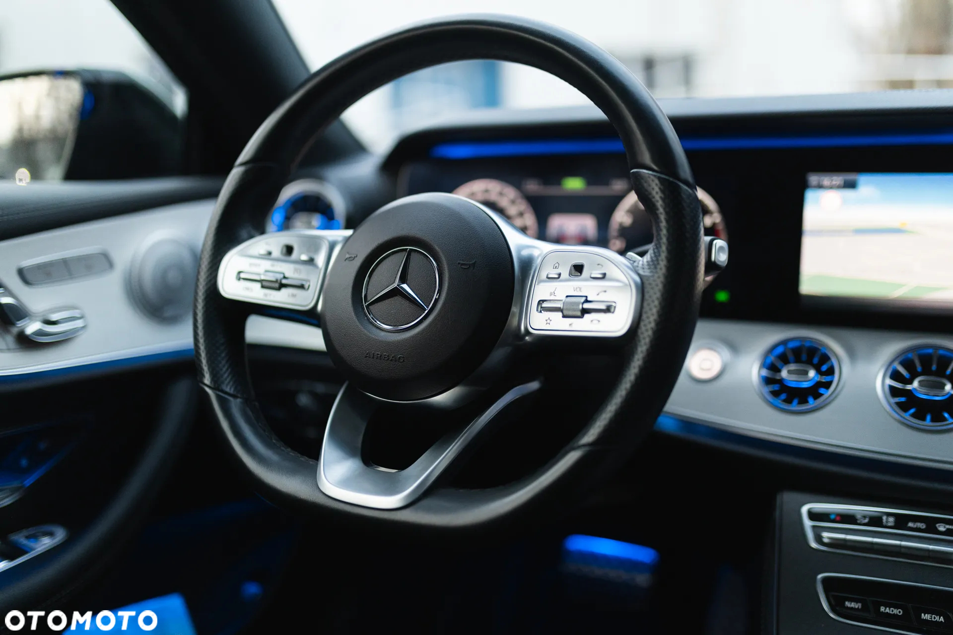 Mercedes-Benz Klasa E 350 Coupe 9G-TRONIC - 25