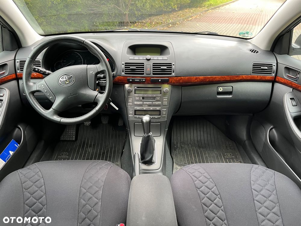 Toyota Avensis 2.0 VVT-i Combi Executive - 10