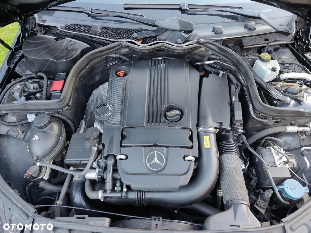 Mercedes-Benz Klasa C 180 CGI BlueEff Avantgarde - 14