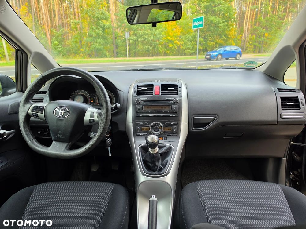 Toyota Auris 1.6 VVT-i Executive - 21