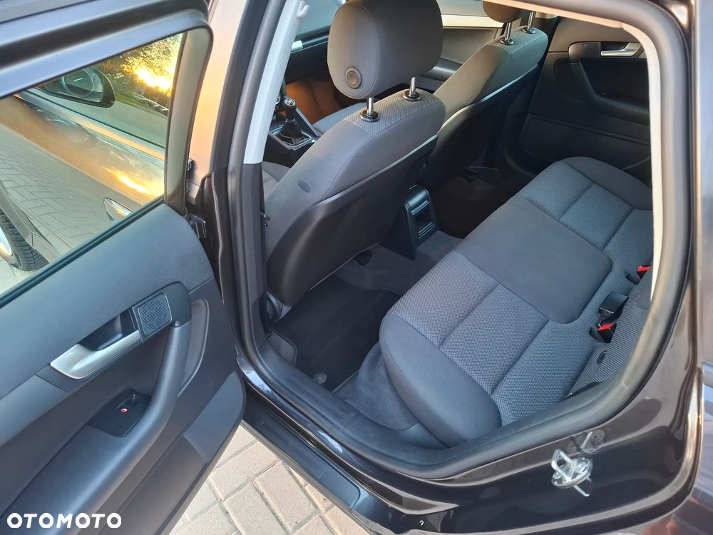 Audi A3 Sportback 1.6 Ambiente - 22