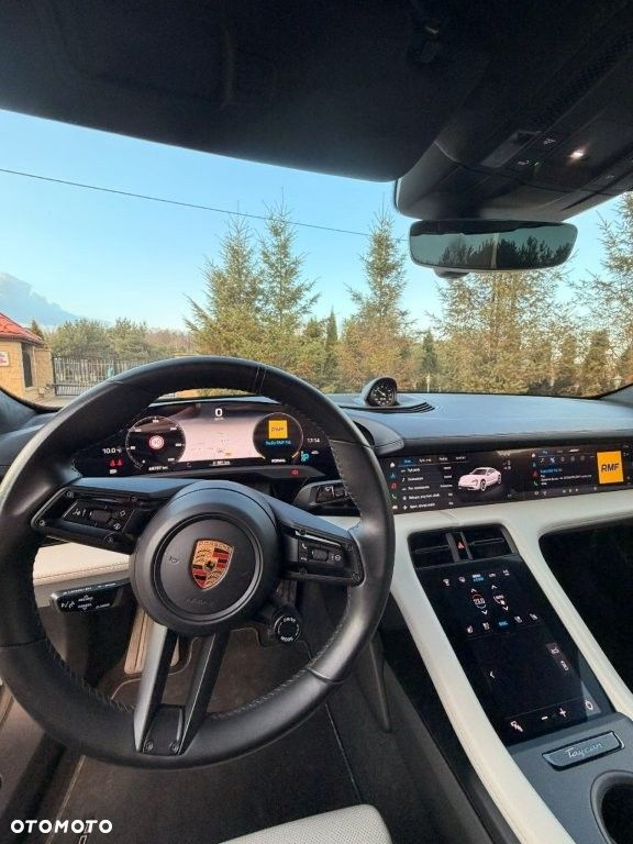 Porsche Taycan - 10