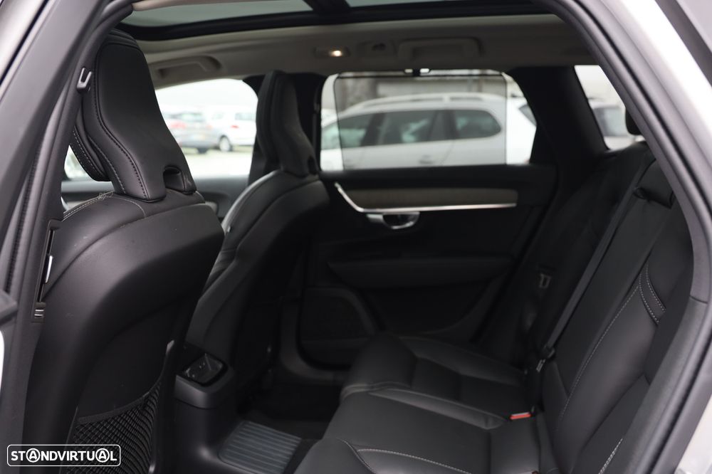 Volvo V90 2.0 T8 PHEV Plus Dark AWD - 12