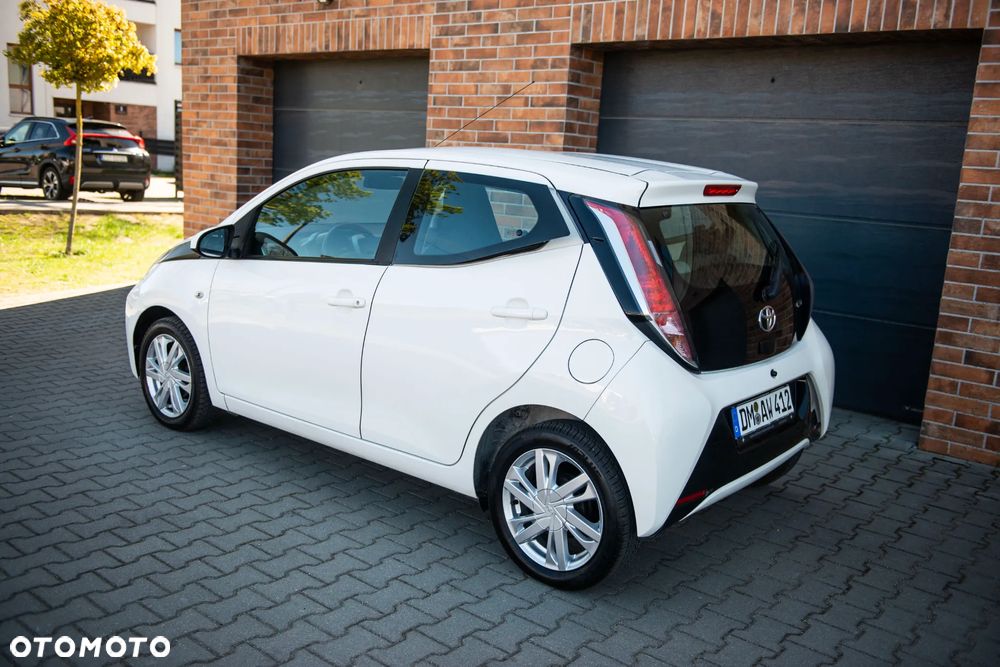Toyota Aygo x-play Eco - 4