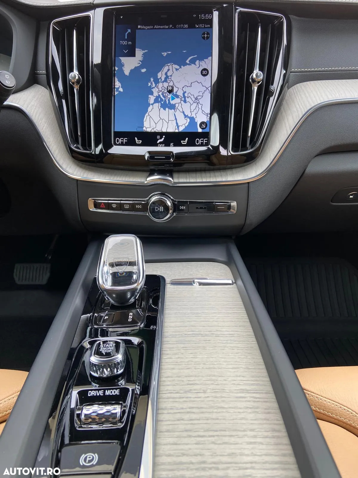 Volvo XC 60 B4 MHEV AWD Inscription - 16