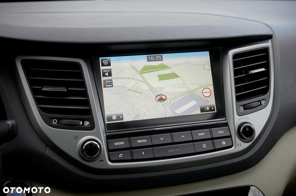 Hyundai Tucson 1.7 CRDI BlueDrive Style 2WD - 27