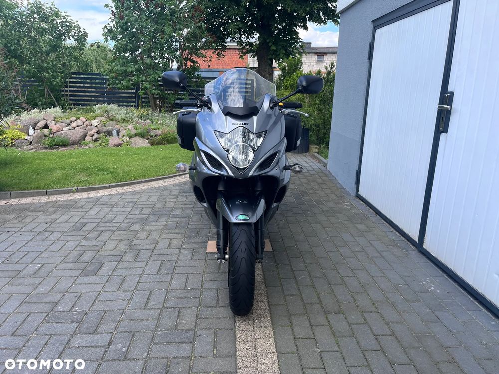 Suzuki GSX - 19