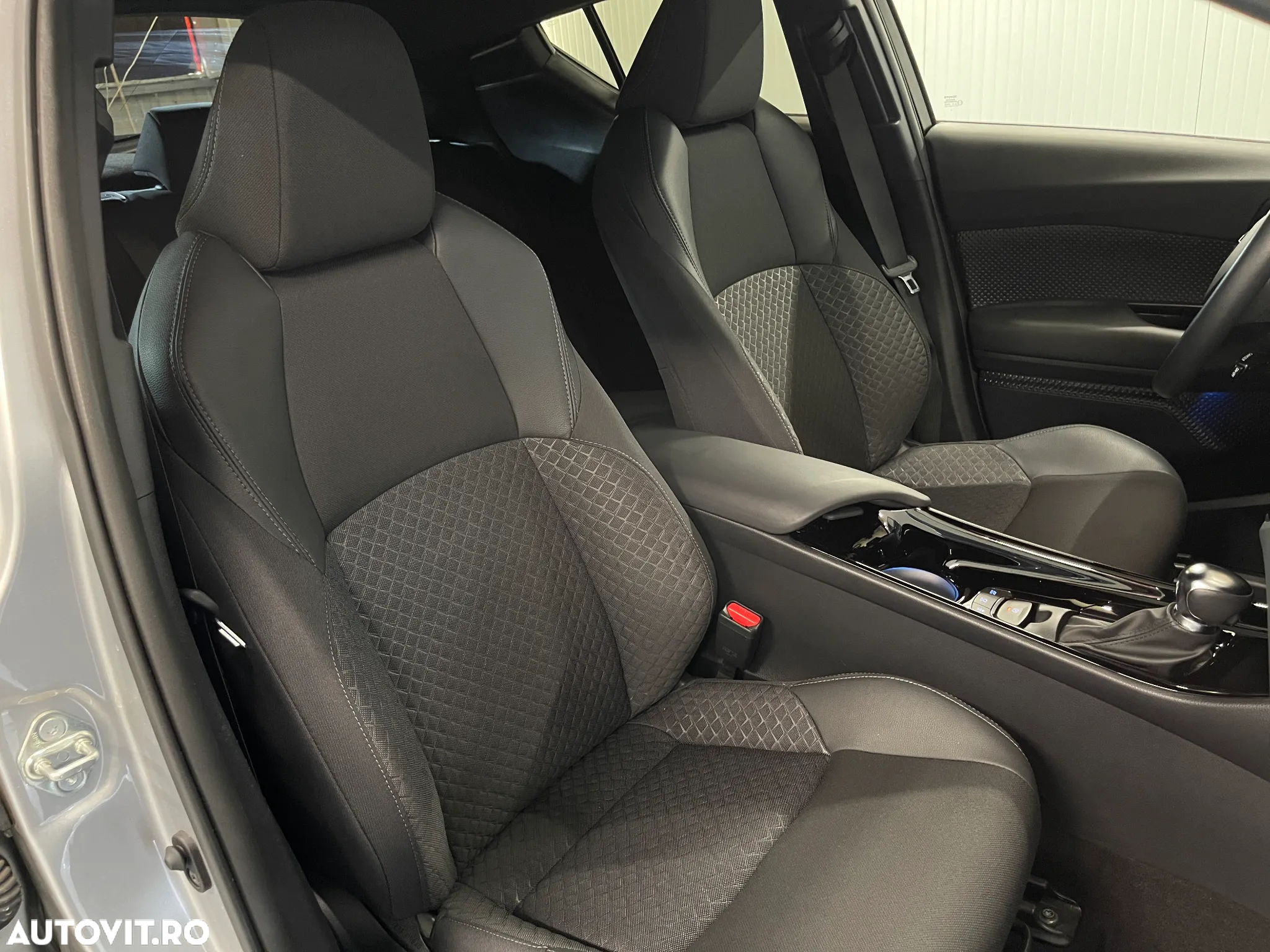 Toyota C-HR 2.0 HSD 184 CP 4x2 CVT Style - 9