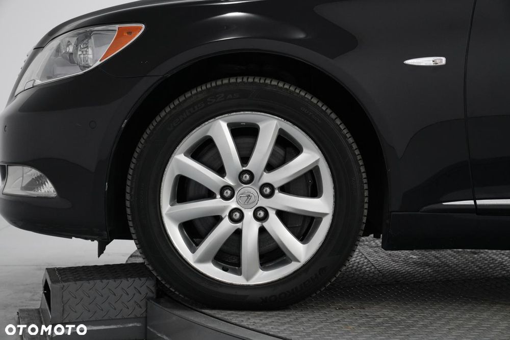 Lexus LS - 8