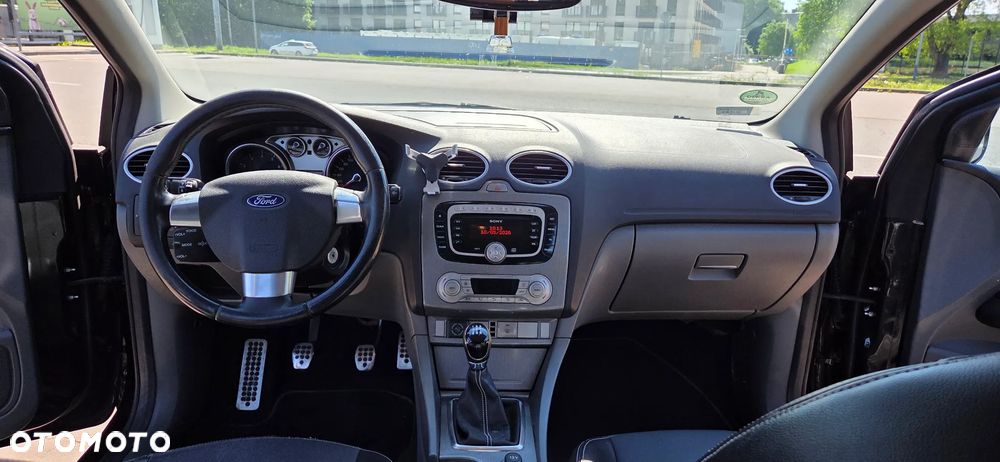 Ford Focus 2.0 16V Titanium - 14