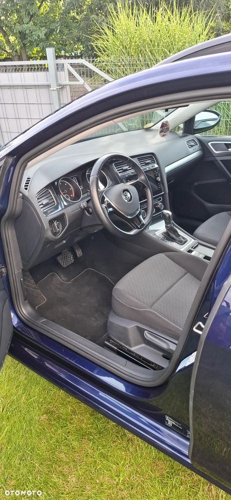 Volkswagen Golf - 23