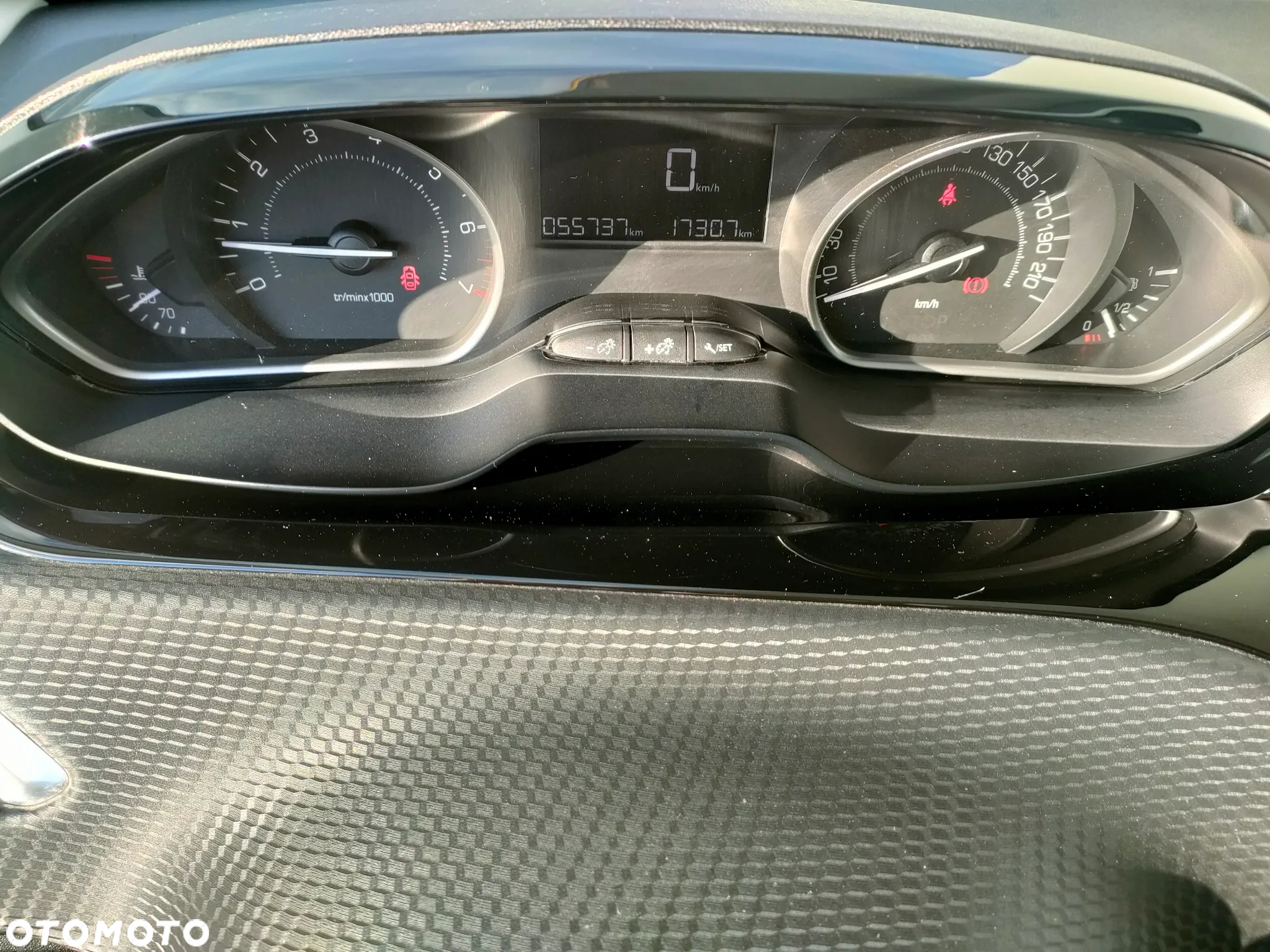 Peugeot 2008 1.2 Pure Tech Style - 16