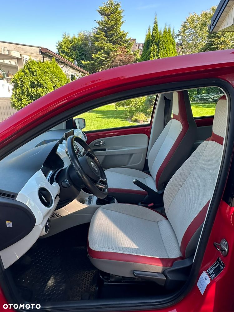 Volkswagen up! Active - 11