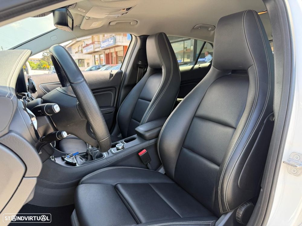 Mercedes-Benz GLA 180 AMG Line - 10