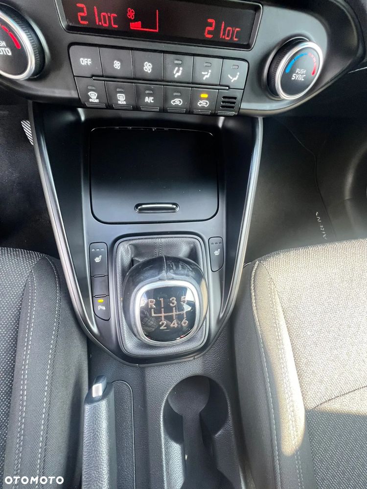 Kia Carens 1.6 GDI M - 24
